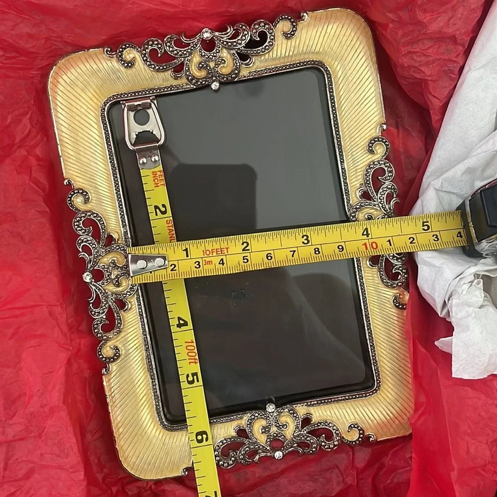 1pcs Vintage Silver Metalwork Metallic Crystals Picture Frame